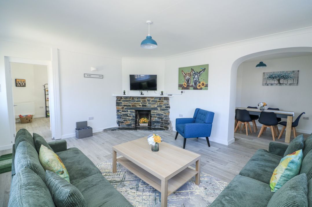 Hougoumont Cottage