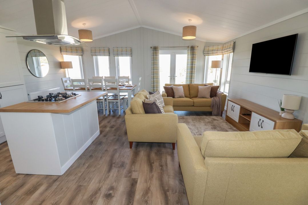 4 Meadow Retreat