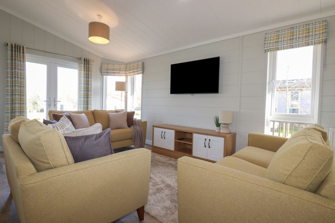 4 Meadow Retreat