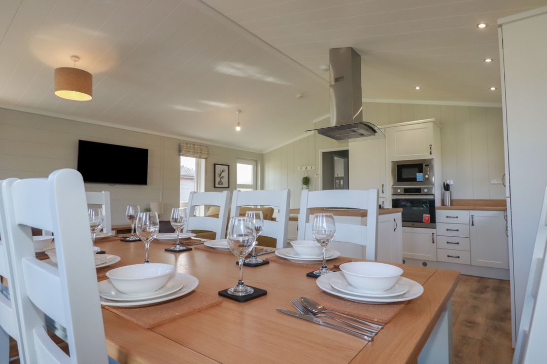 4 Meadow Retreat