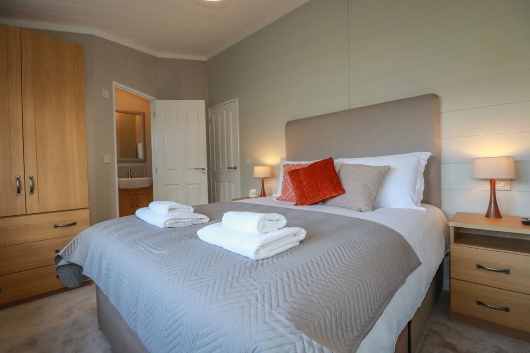 4 Meadow Retreat