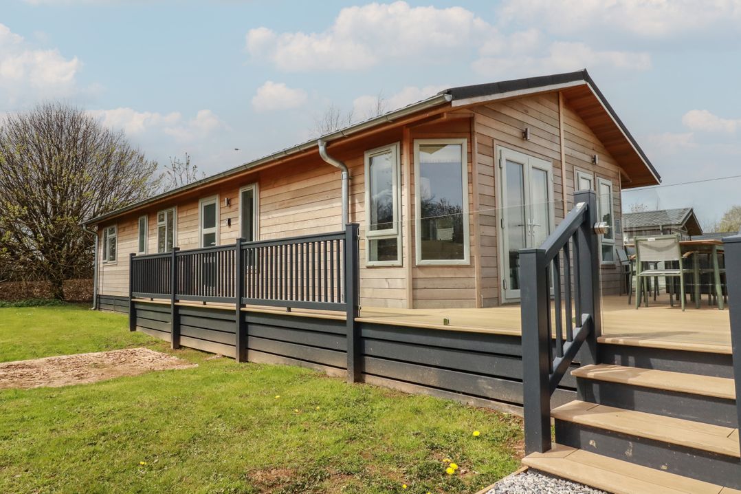 4 Meadow Retreat
