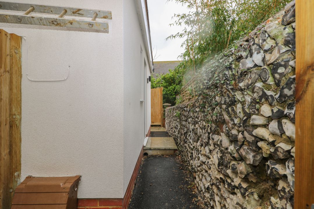 The Secret Cottage 5A