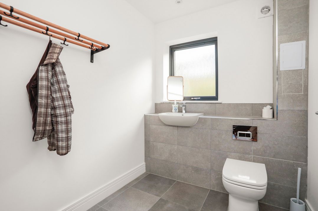 27 Strathtay Lodges