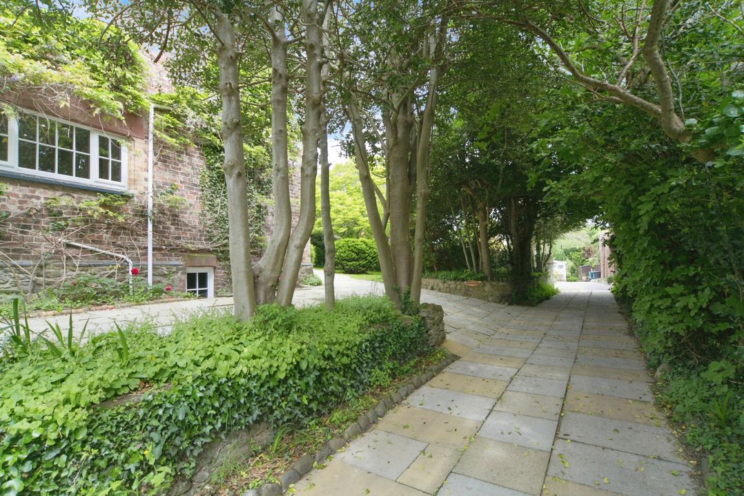 Gweryl Lodge