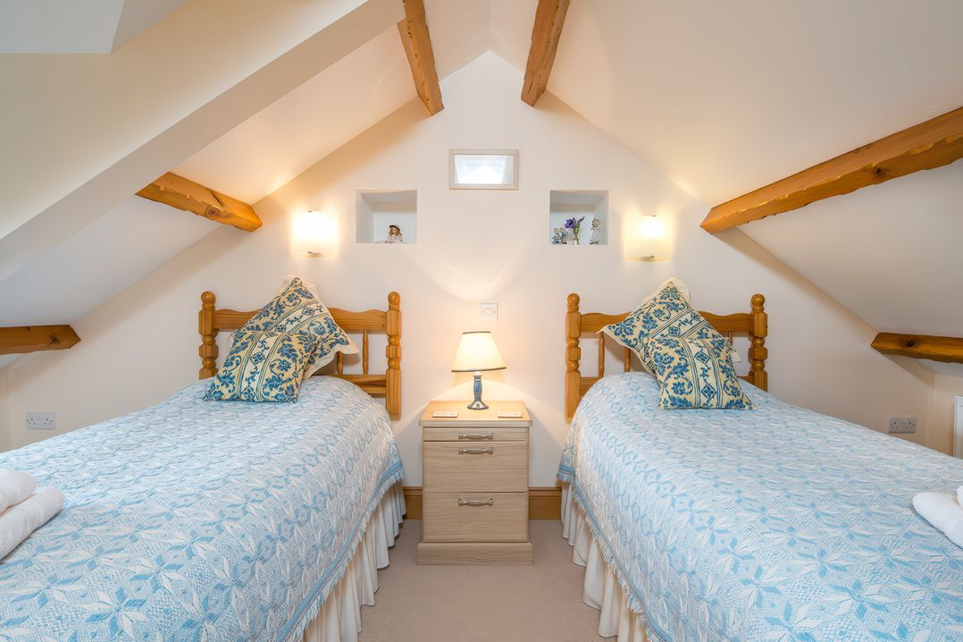 Hirwaun Cottage
