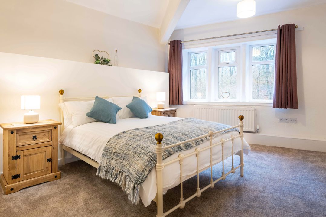 Dovestone Cottage