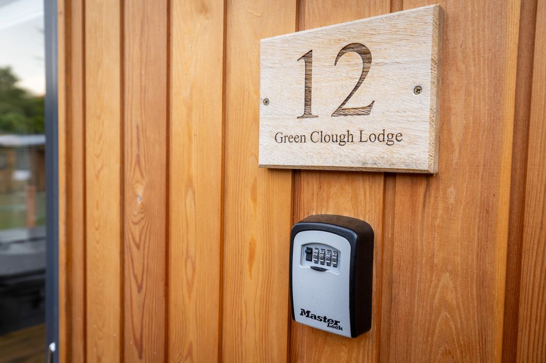 Dovestone Luxury Lodges (sleeps 4) - pets welcome