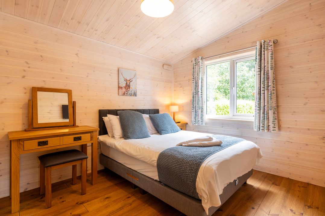 Dovestone Luxury Lodges (sleeps 4) - pets welcome