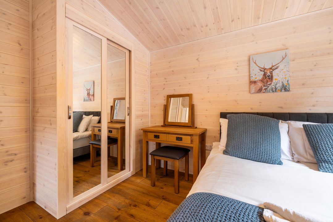 Dovestone Luxury Lodges (sleeps 4) - pets welcome