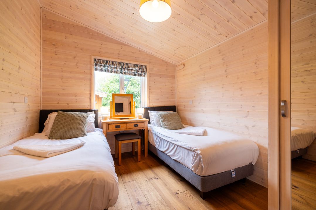 Dovestone Luxury Lodges (sleeps 4) - pets welcome