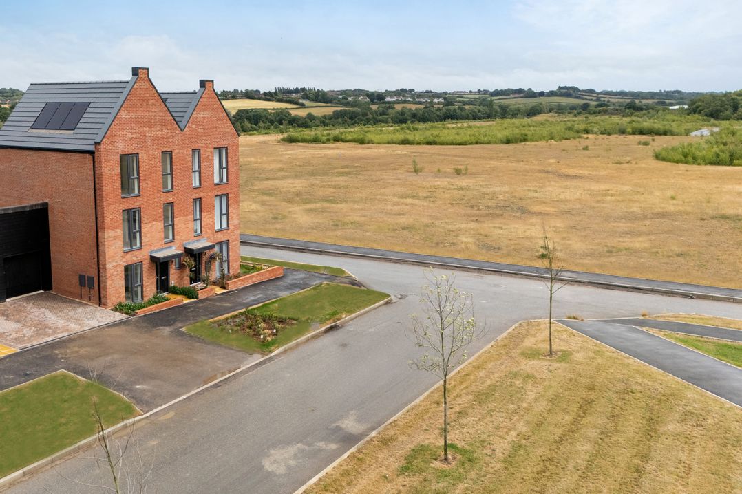 Peak Avenue Retreat