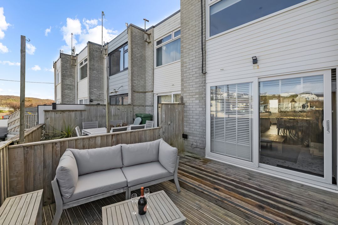 5 Mermaid Court