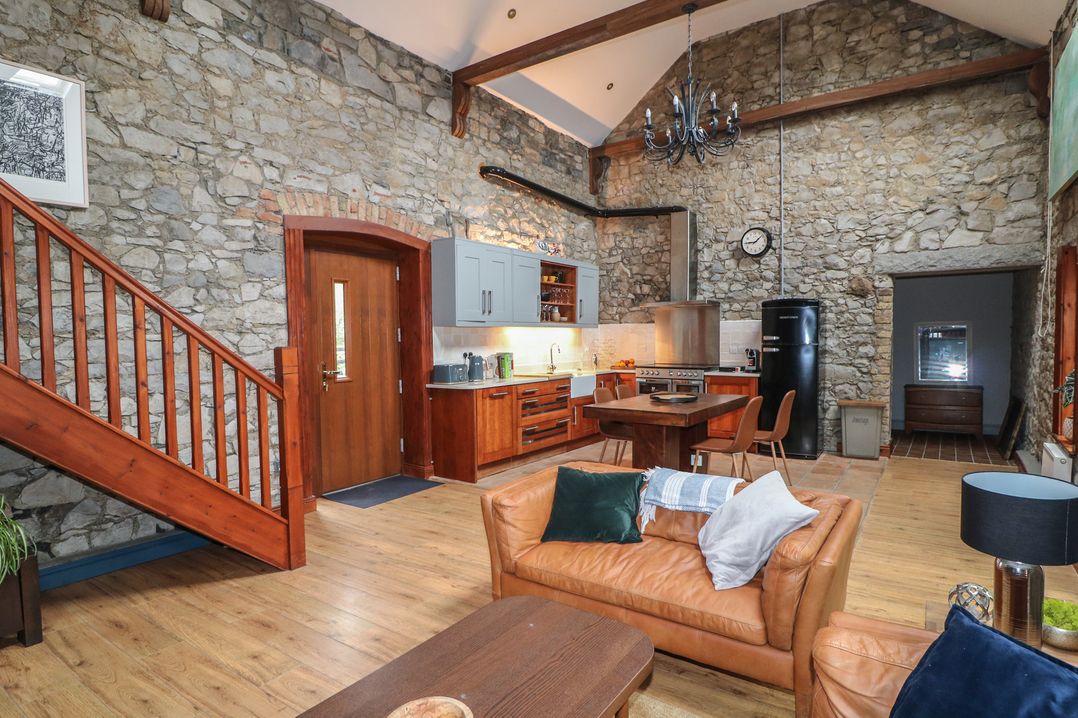 Woodville Lodge