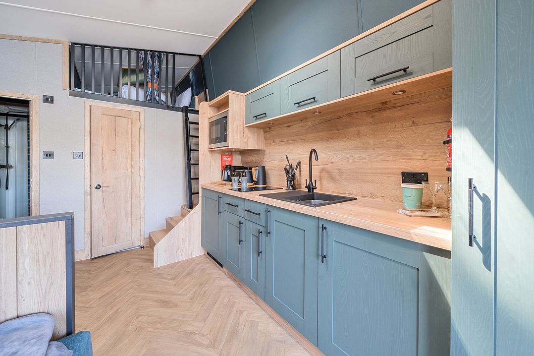 Moonlit Skylight - Billing Aquadrome