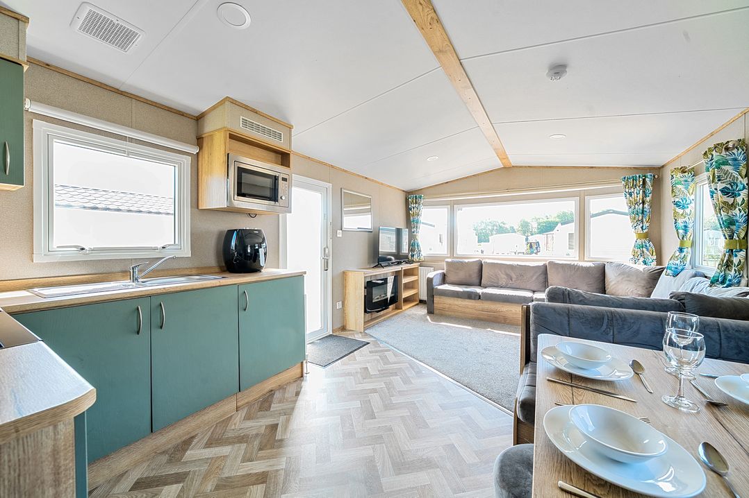 Brookside Bliss - Billing Aquadrome