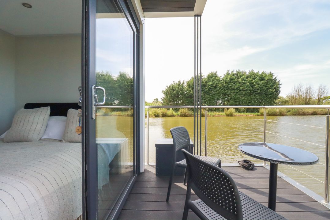The Lake Boat exclusive retreat
