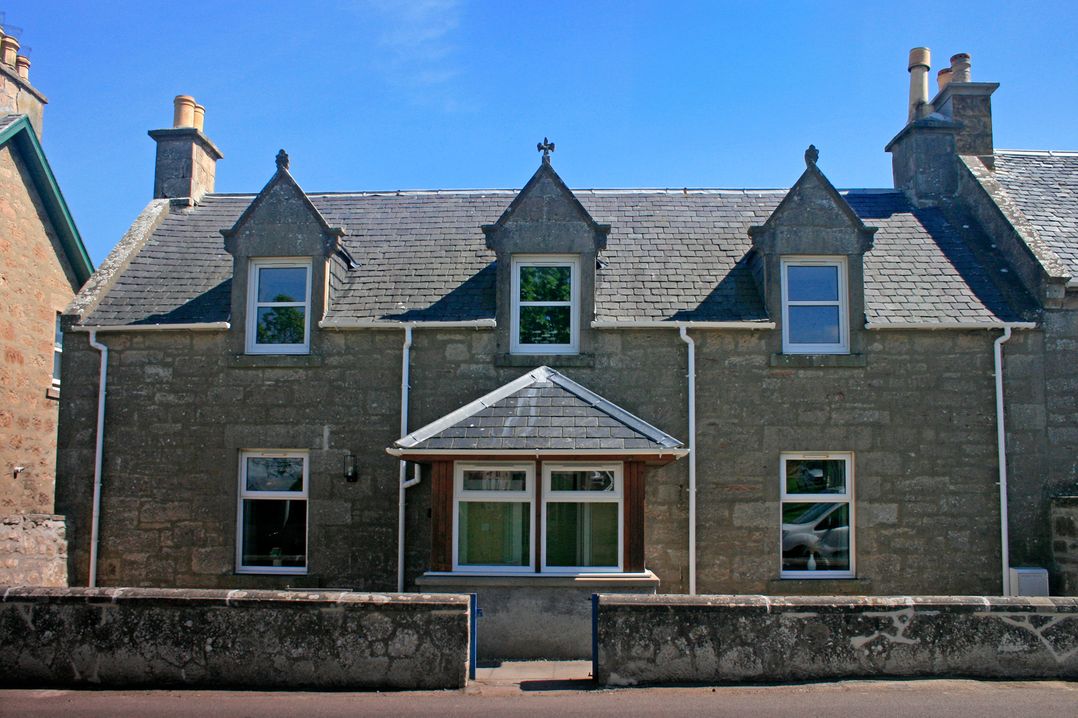 2 Links Place