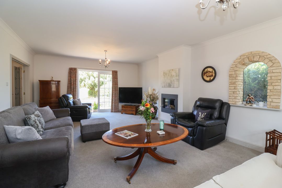 Leafield Cottage