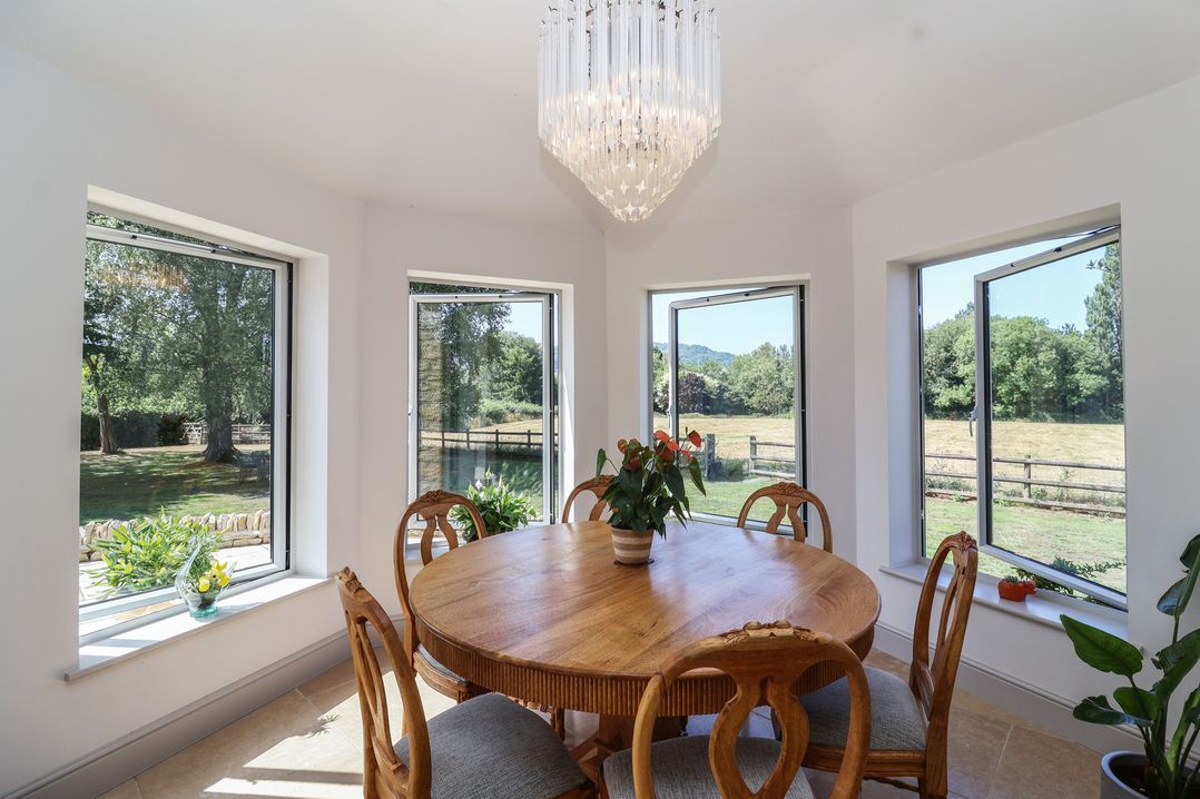 Leafield Cottage
