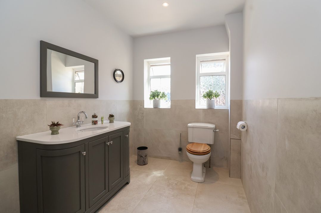 Leafield Cottage