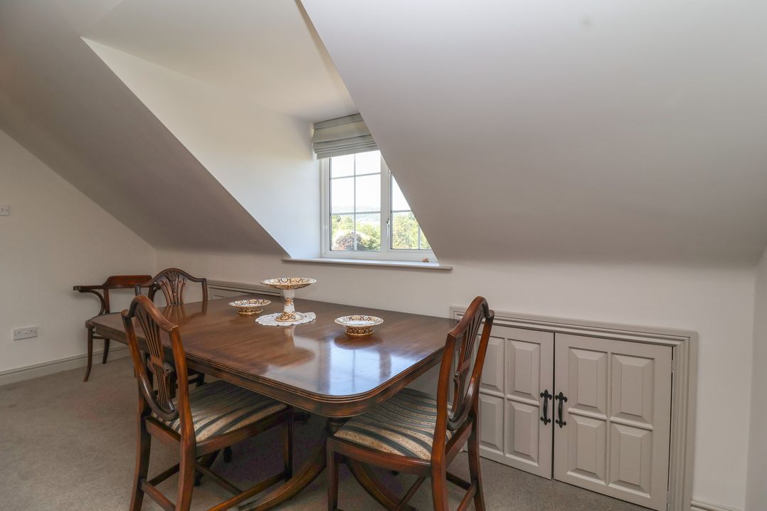 Leafield Cottage