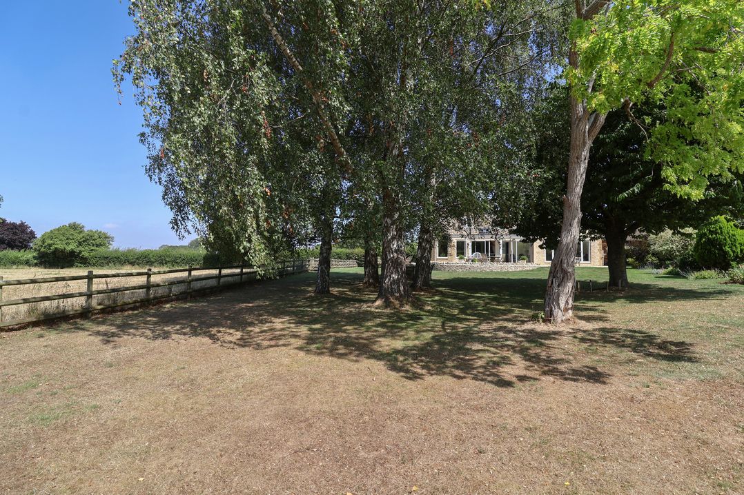 Leafield Cottage