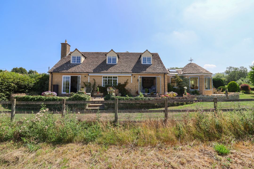 Leafield Cottage