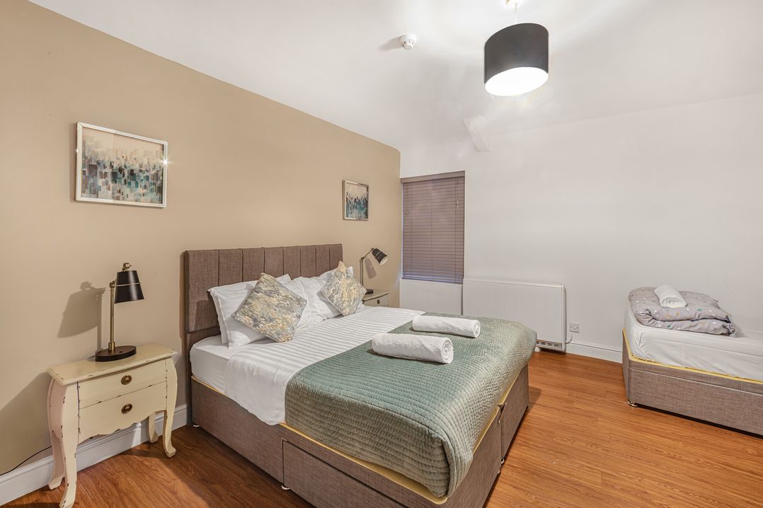 Ravenswood Penthouse