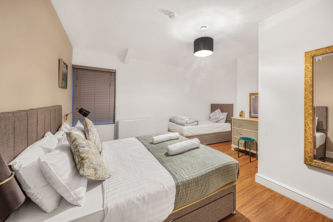 Ravenswood Penthouse