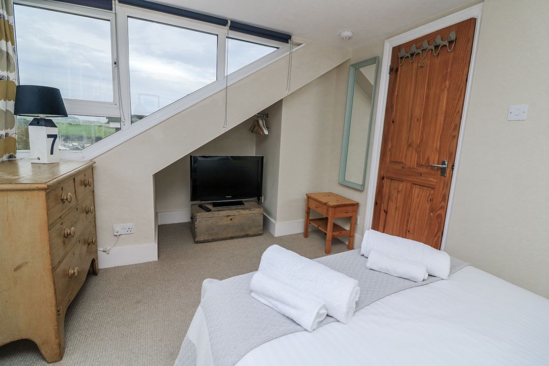 Shipwrights, 11 Coronation Road