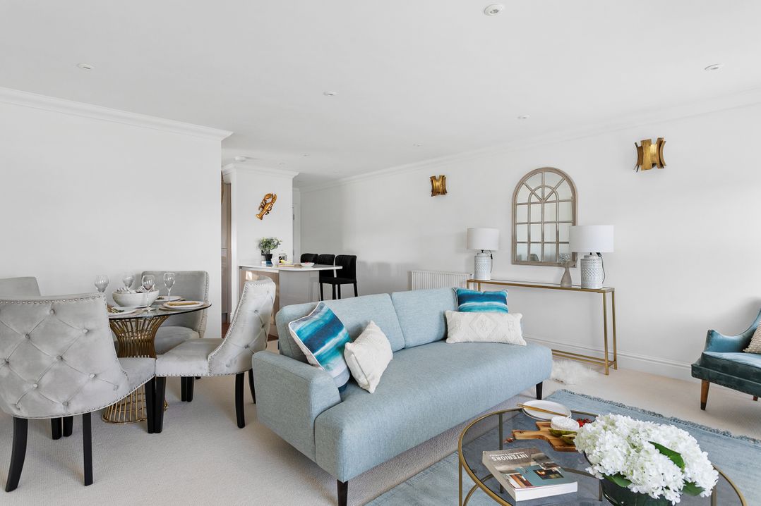 The Renoir Sea View Suite