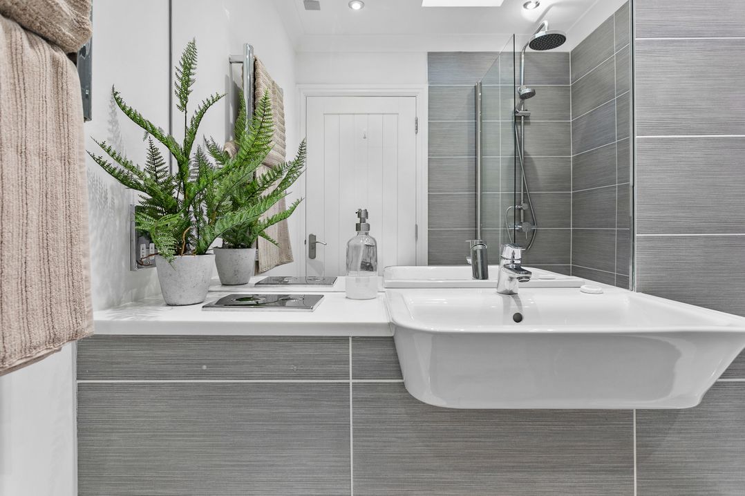 The Renoir Sea View Suite