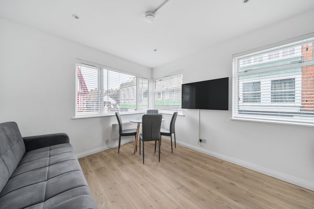 Red Rose Apartment
