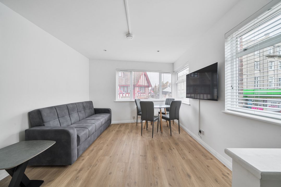 Red Rose Apartment
