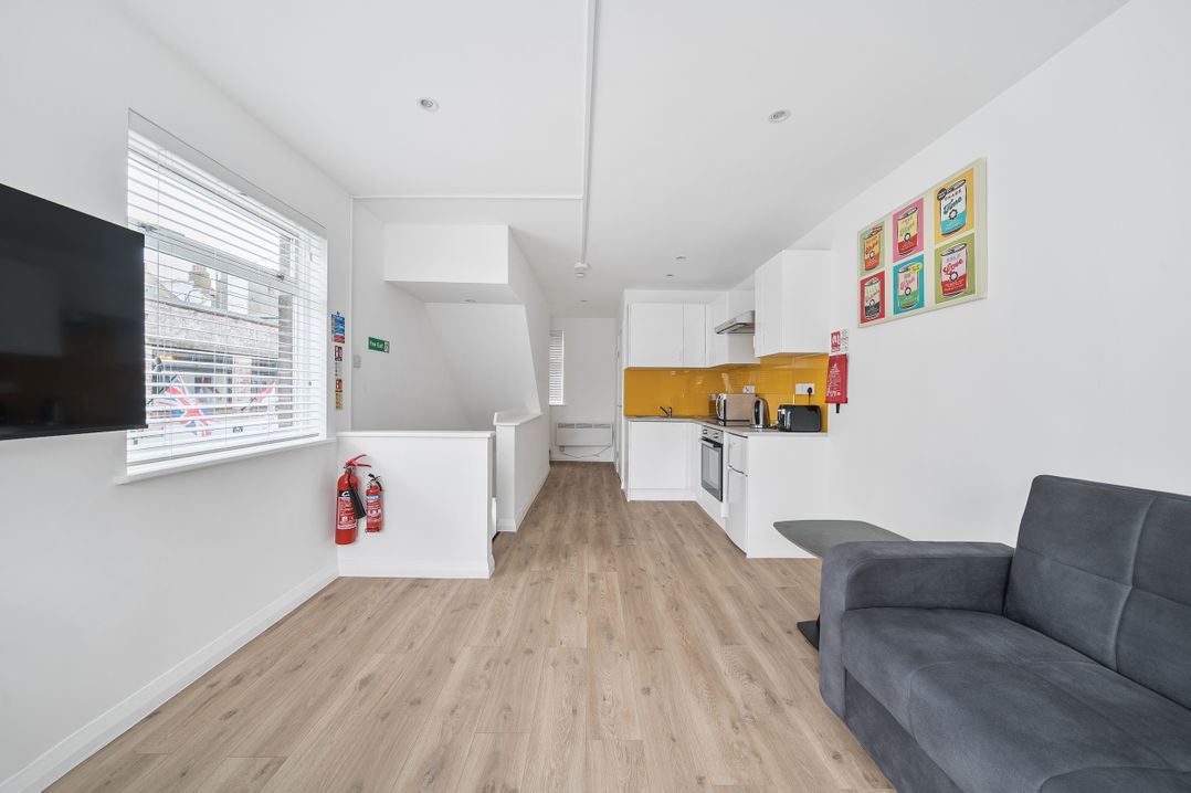 Red Rose Apartment