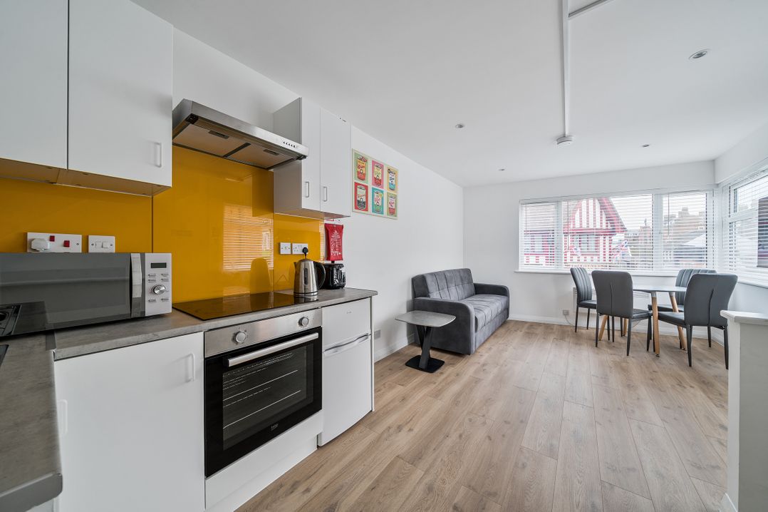 Red Rose Apartment