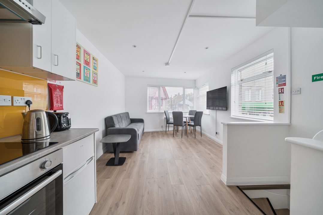 Red Rose Apartment