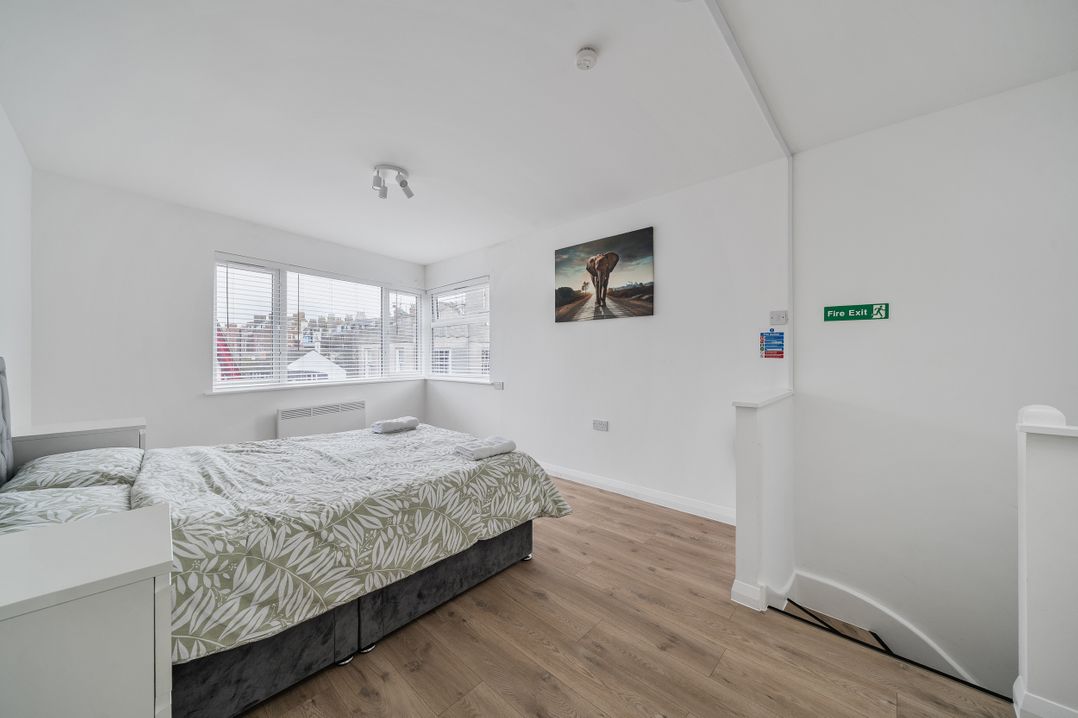Red Rose Apartment