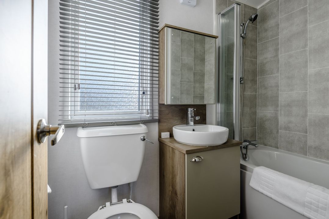 The Kinder Spa (Pet)