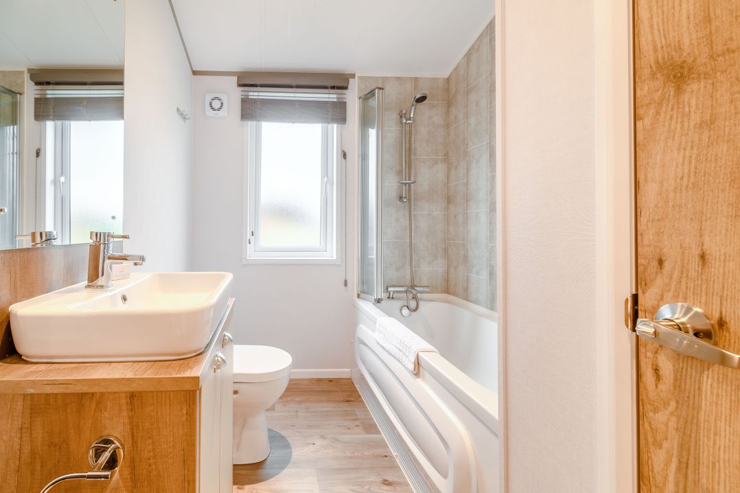 Oak Waterside Spa (Pet)