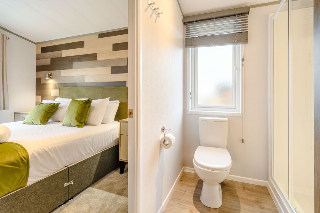 Oak Waterside Spa (Pet)