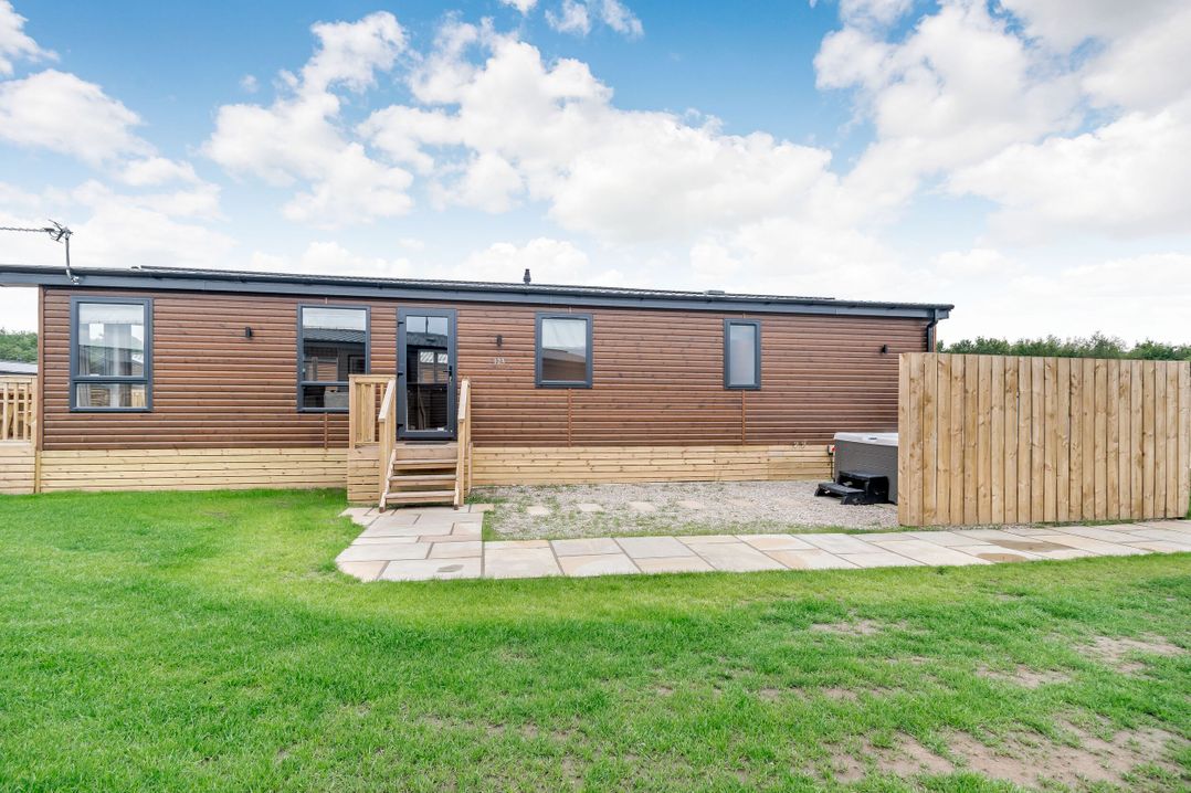 Beech Waterside Spa (Pet)