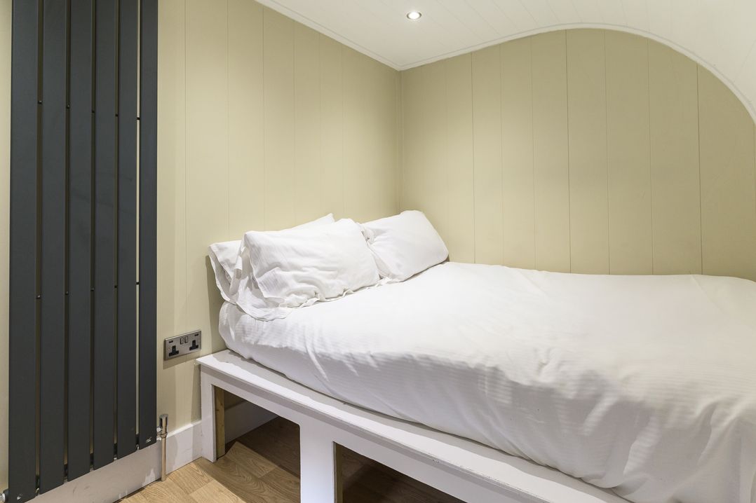 Pods by the Lake (Pet)