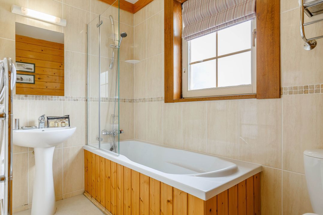 Scandinavian Lodge 6