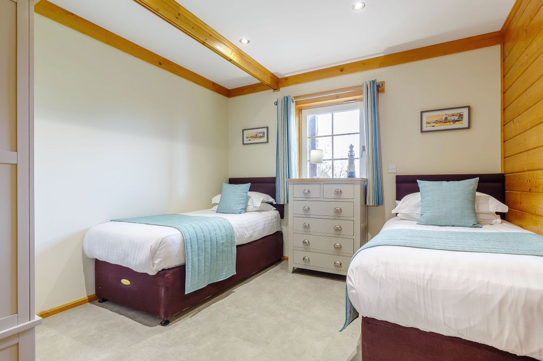 Scandinavian Hot Tub Lodge