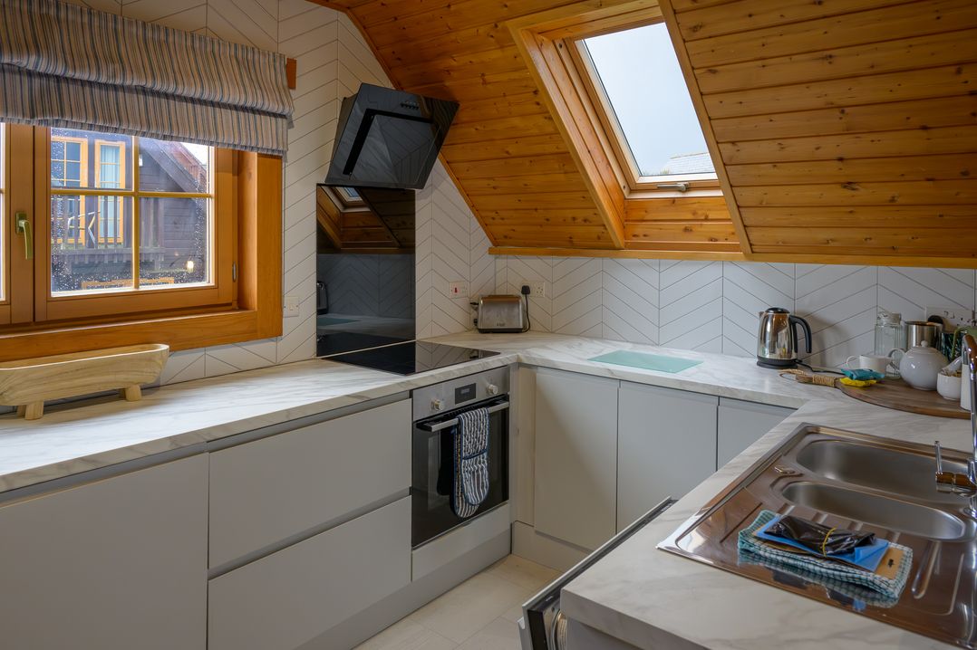 Senara Hot Tub Lodge (Pet)