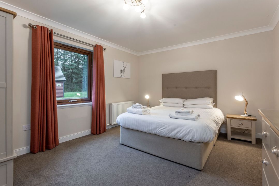 Raeburn Premier Spa (Pet)