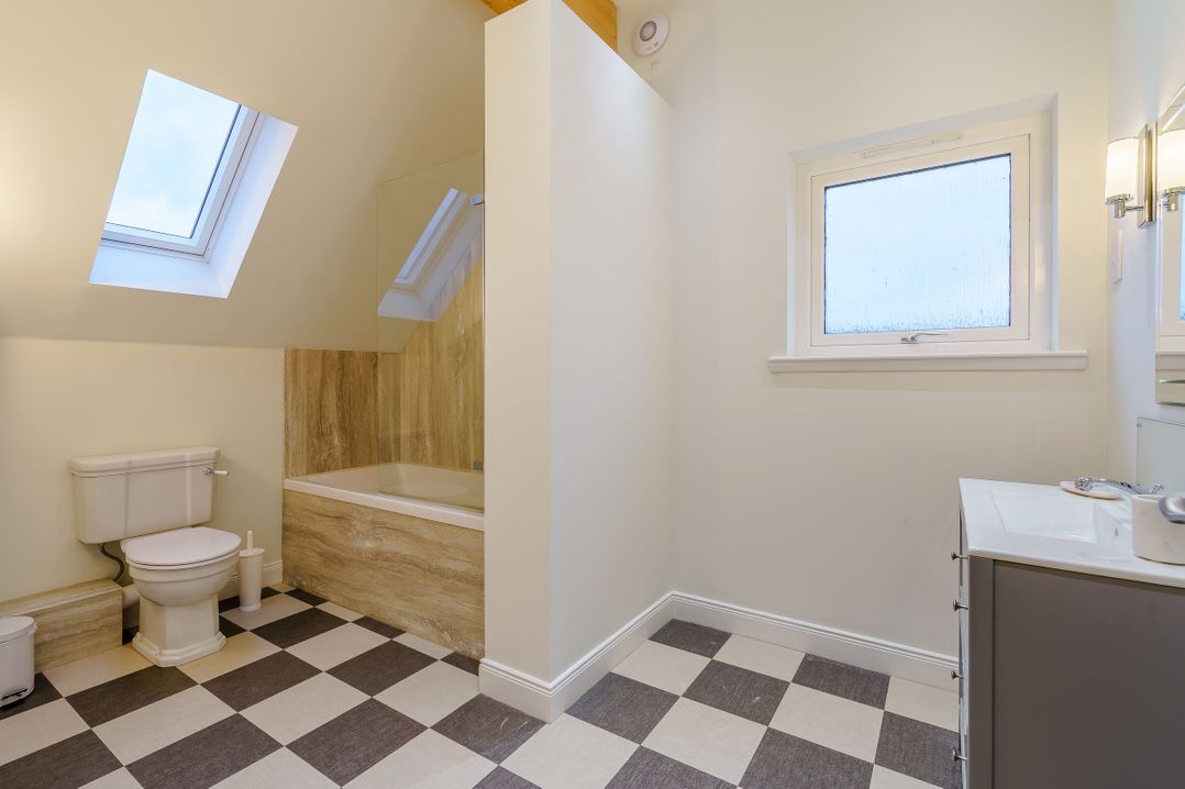 Lochside Premier Spa (Pet)