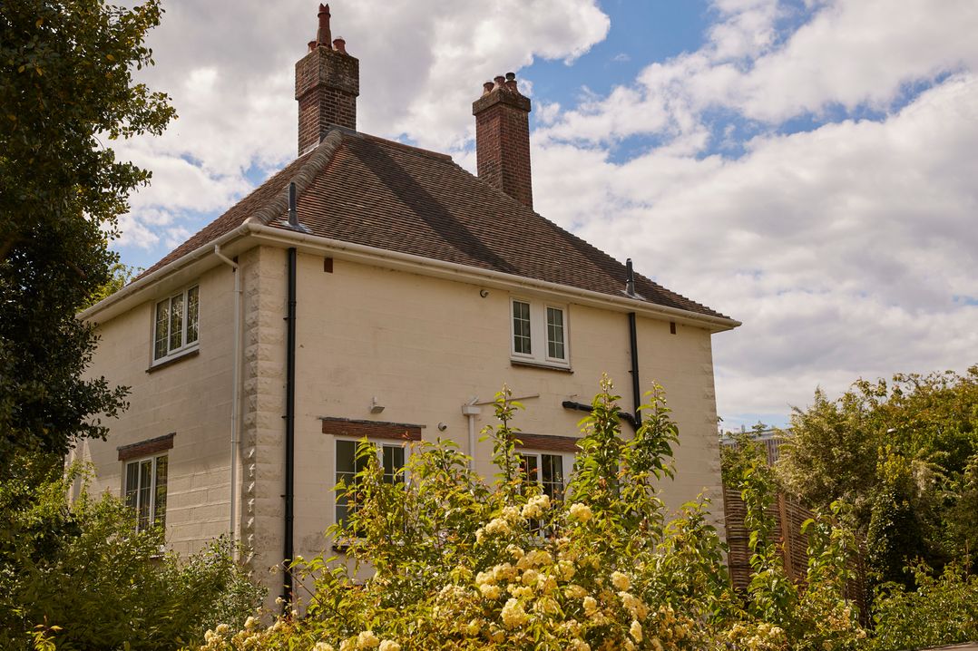 The White House, Riverside Retreat